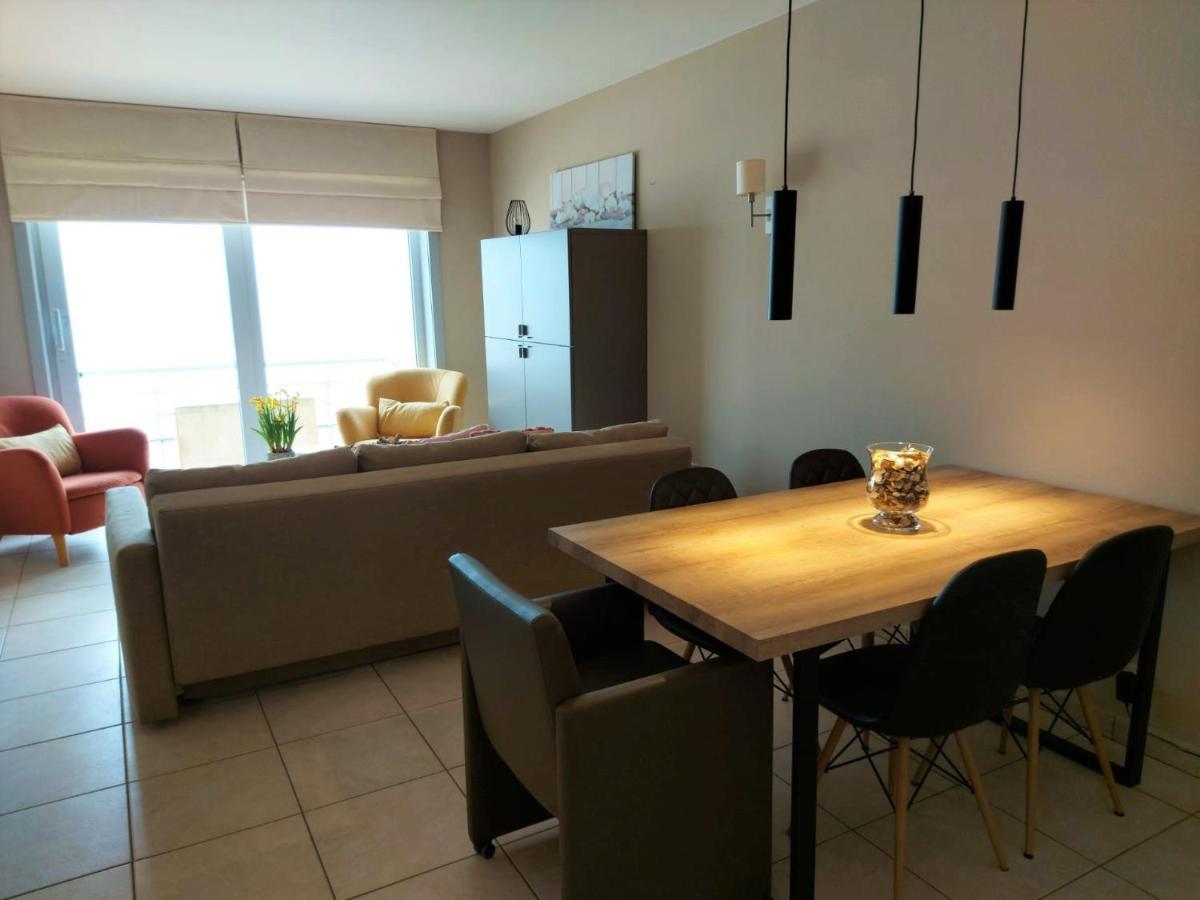 Appartement Met Zeezicht En Verwarmd Zwembad Ostende Kültér fotó