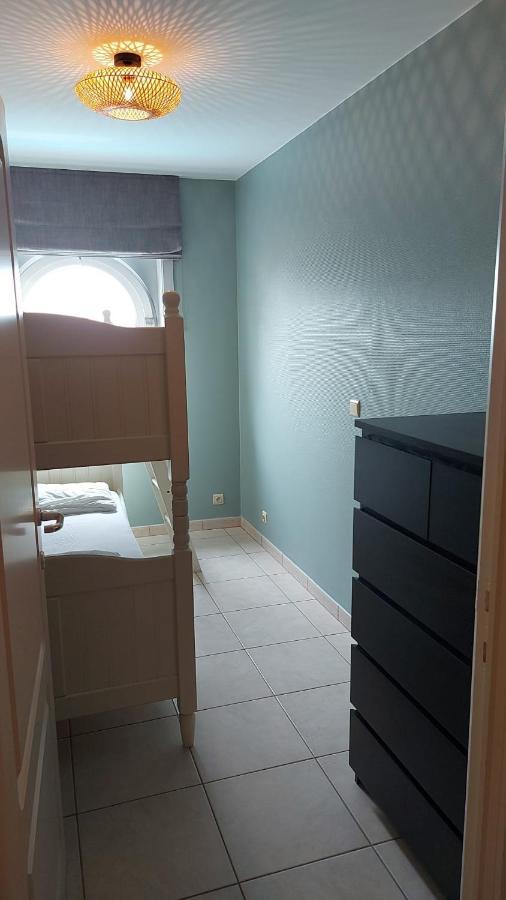 Appartement Met Zeezicht En Verwarmd Zwembad Ostende Kültér fotó