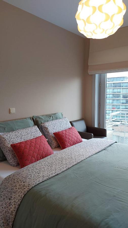 Appartement Met Zeezicht En Verwarmd Zwembad Ostende Kültér fotó