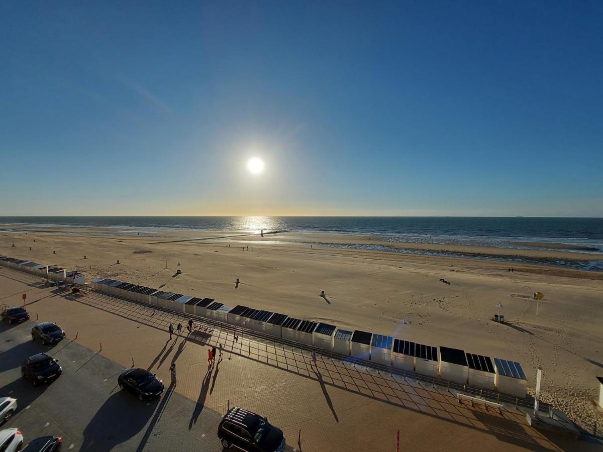 Appartement Met Zeezicht En Verwarmd Zwembad Ostende Kültér fotó